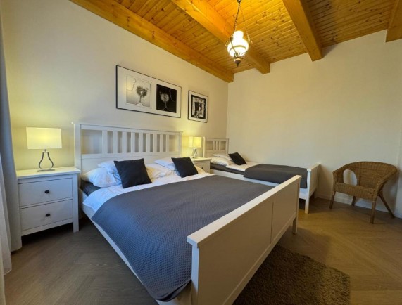 Schlafzimmer 2